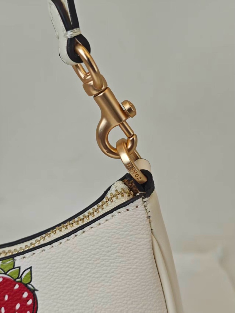 Coach White Leather Shoulder Bag with Strawberry Print - Picture 6 of 6